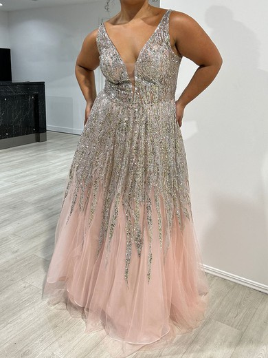 Ball Gown V-neck Tulle Prom Dresses With Appliques #UKM020118029