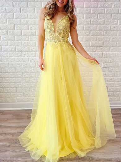 Ball Gown/Princess V-neck Tulle Sweep Train Prom Dresses With Appliques Lace #UKM020120949