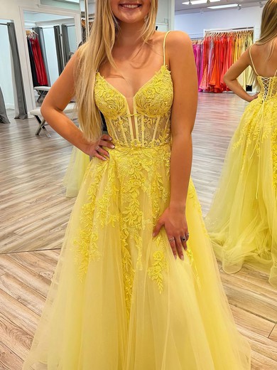 Ball Gown/Princess V-neck Tulle Glitter Sweep Train Prom Dresses With Appliques Lace #UKM020120991