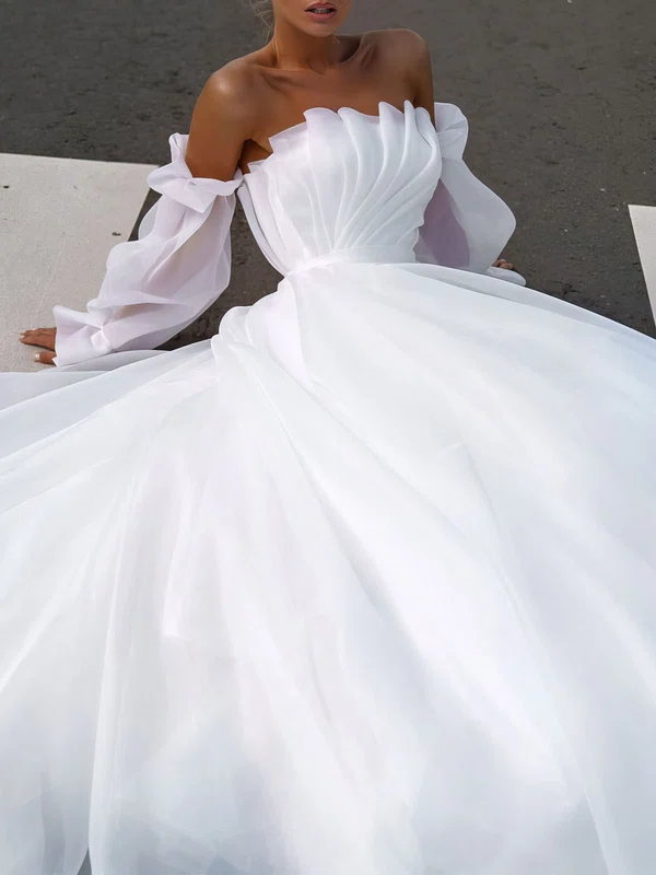 Ball Gown/Princess Straight Organza Chapel Train Wedding Dress #UKM00027180