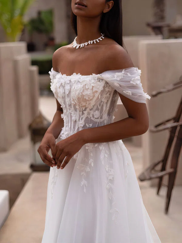 Ball Gown/Princess Off-the-shoulder Tulle Chapel Train Wedding Dress #UKM00027239