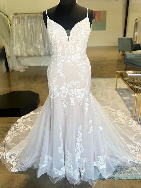 Trumpet/Mermaid V-neck Tulle Court Train Wedding Dress With Appliques Lace #UKM00027851
