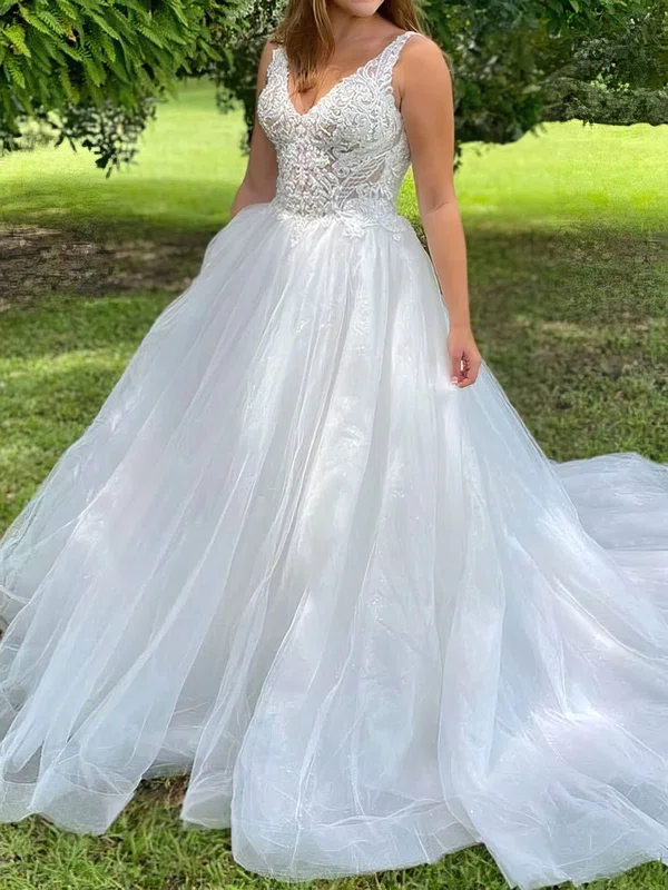 Ball Gown/Princess V-neck Organza Court Train Wedding Dress With Appliques Lace #UKM00028069