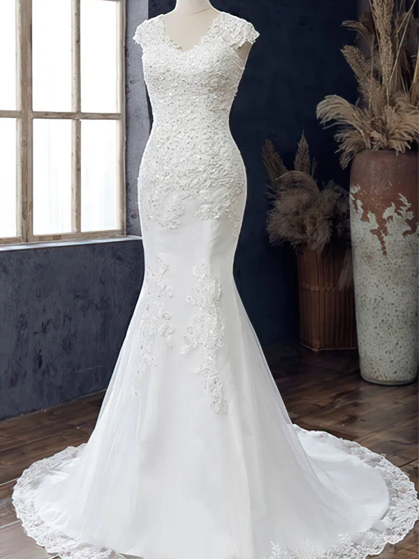 Trumpet/Mermaid V-neck Tulle Court Train Wedding Dress With Appliques Lace #UKM00028108
