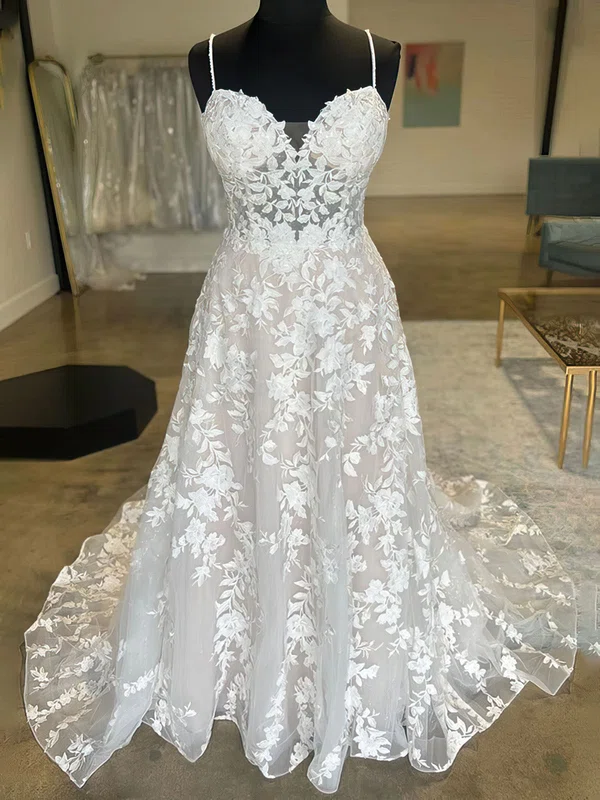 Ball Gown/Princess V-neck Glitter Tulle Sweep Train Wedding Dress With Appliques Lace #UKM00027907