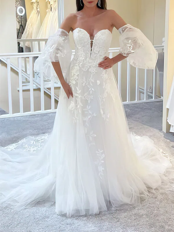 Ball Gown/Princess Sweetheart Tulle Court Train Wedding Dress With Appliques Lace #UKM00027929