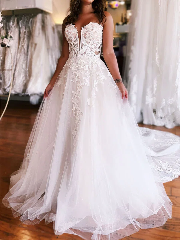 Ball Gown/Princess Sweetheart Glitter Tulle Court Train Wedding Dress With Appliques Lace #UKM00027943