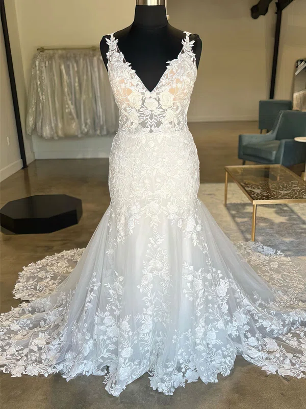 Trumpet/Mermaid V-neck Tulle Court Train Wedding Dress With Appliques Lace #UKM00027948