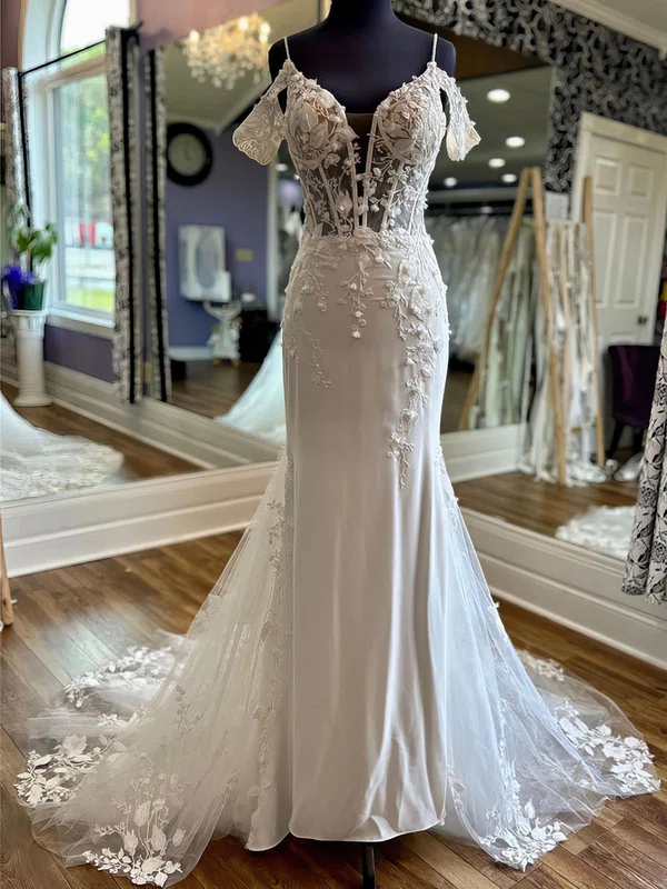 Trumpet/Mermaid V-neck Tulle Court Train Wedding Dress With Appliques Lace #UKM00027949