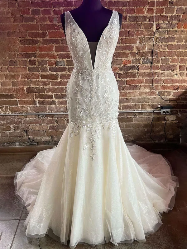 Trumpet/Mermaid V-neck Glitter Tulle Court Train Wedding Dress With Appliques Lace #UKM00027978