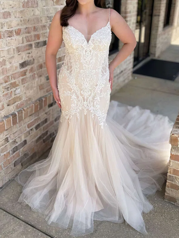 Trumpet/Mermaid V-neck Tulle Court Train Wedding Dress With Appliques Lace #UKM00027988