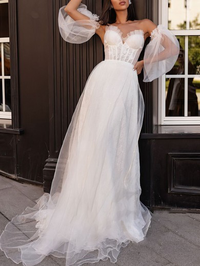 Ball Gown/Princess V-neck Tulle Court Train Wedding Dress With Appliques Lace #UKM00027091