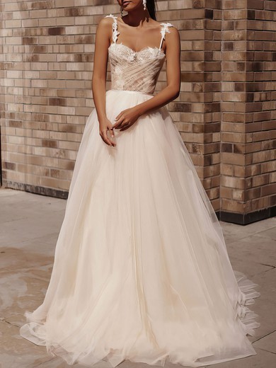 Ball Gown/Princess Sweetheart Tulle Court Train Wedding Dress With Appliques Lace #UKM00027155