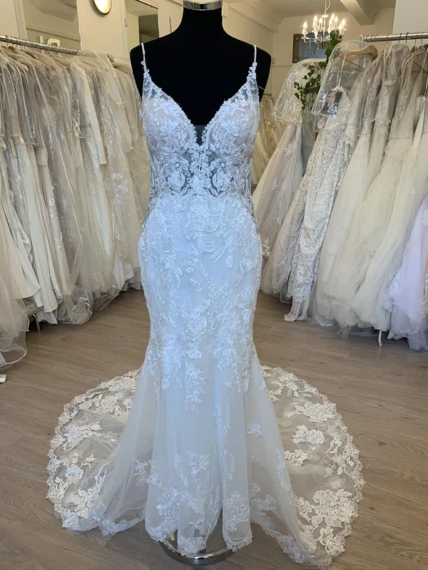 Trumpet/Mermaid V-neck Tulle Court Train Wedding Dress With Appliques Lace #UKM00028406
