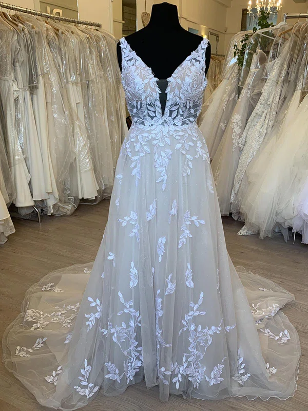 Ball Gown/Princess V-neck Glitter Court Train Wedding Dress With Appliques Lace #UKM00028428