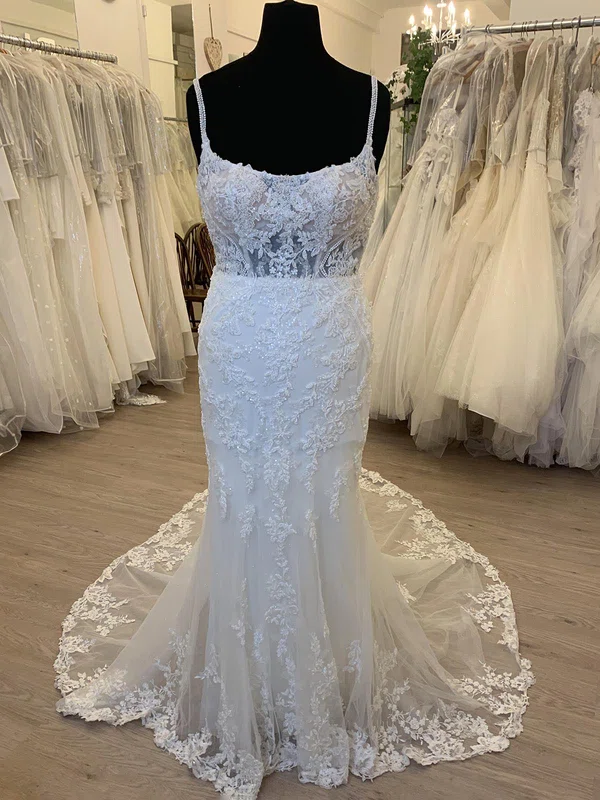Trumpet/Mermaid Scoop Neck Tulle Court Train Wedding Dress With Appliques Lace #UKM00028448