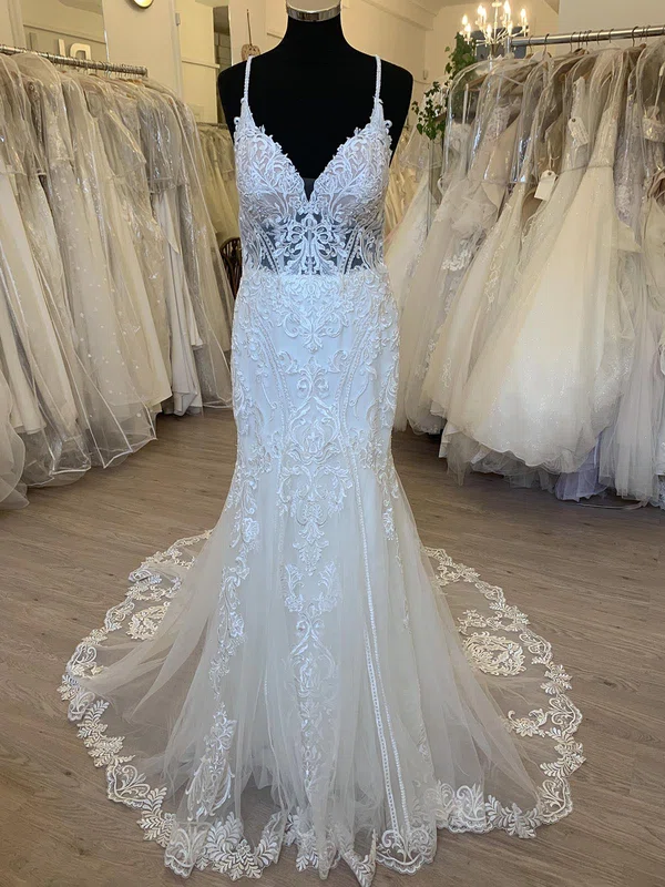 Trumpet/Mermaid V-neck Tulle Court Train Wedding Dress With Appliques Lace #UKM00028463