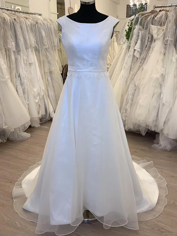 Ball Gown/Princess Scoop Neck Satin Organza Sweep Train Wedding Dress With Appliques Lace #UKM00028503