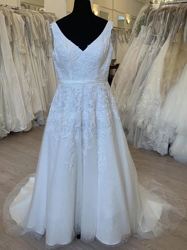Ball Gown/Princess V-neck Glitter Sweep Train Wedding Dress With Appliques Lace #UKM00028535