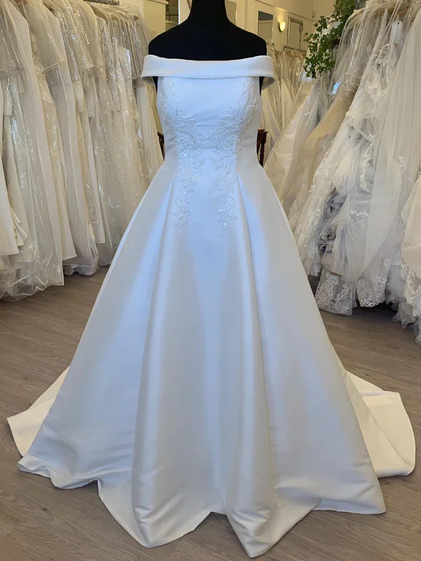Ball Gown/Princess Off-the-shoulder Satin Sweep Train Wedding Dress With Appliques Lace #UKM00028536