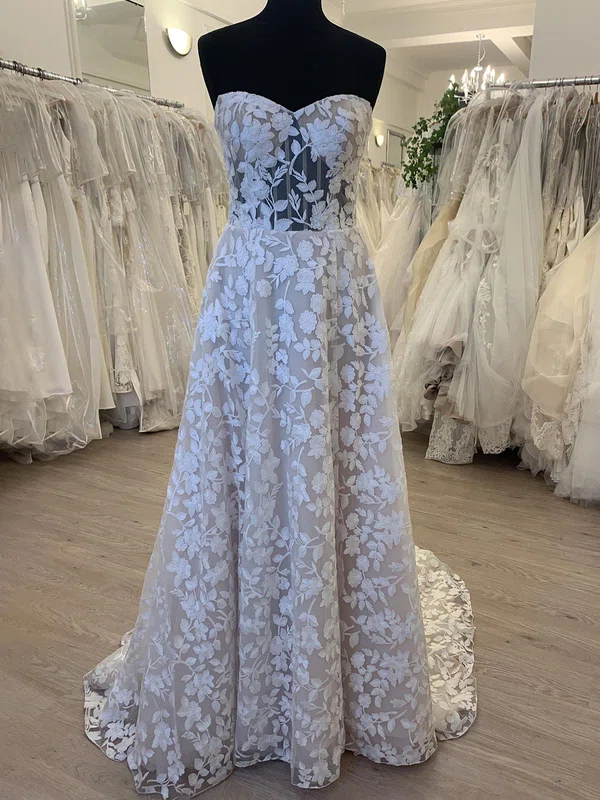 Ball Gown/Princess Sweetheart Tulle Sweep Train Wedding Dress With Flower(s) #UKM00028542