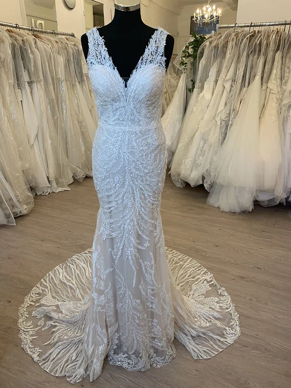 Sheath/Column V-neck Lace Tulle Sweep Train Wedding Dress With Appliques Lace #UKM00028594