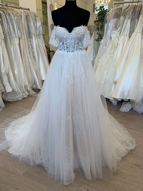 Ball Gown/Princess Off-the-shoulder Tulle Court Train Wedding Dress With Appliques Lace #UKM00028675