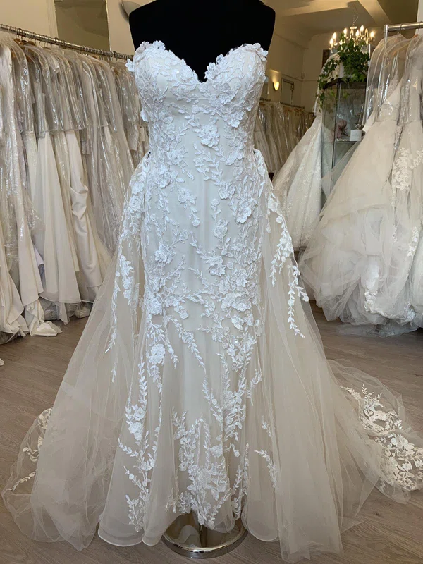Trumpet/Mermaid Sweetheart Tulle Watteau Train Wedding Dress With Appliques Lace #UKM00028727