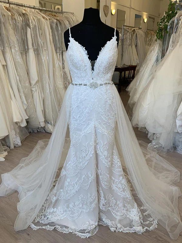 Trumpet/Mermaid V-neck Lace Tulle Court Train Wedding Dress With Beading #UKM00028743