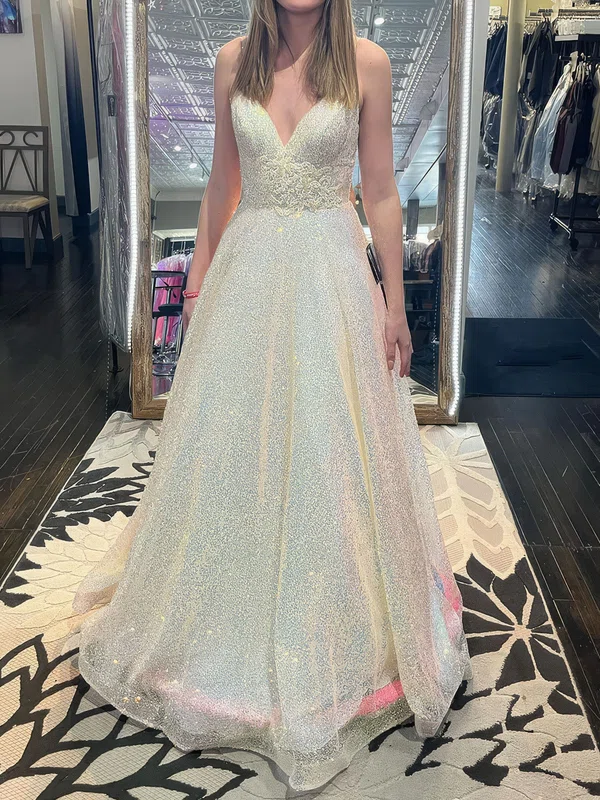Ball Gown V-neck Tulle Prom Dresses With Appliques #UKM020124542