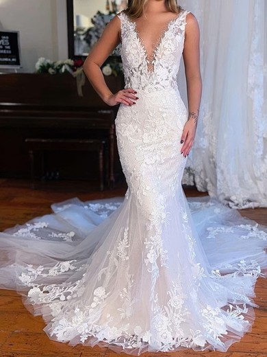 Trumpet/Mermaid V-neck Tulle Sweep Train Wedding Dresses With Appliques Lace #UKM00029024