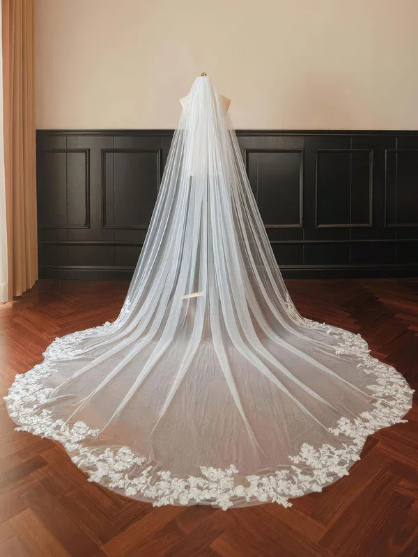 Cathedral Bridal Veils One-tier Lace Applique Edge #UKM03010282