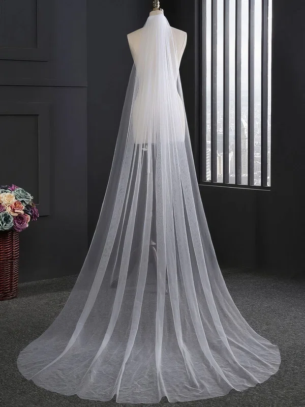 Chapel Bridal Veils One-tier Cut Edge #UKM03010286