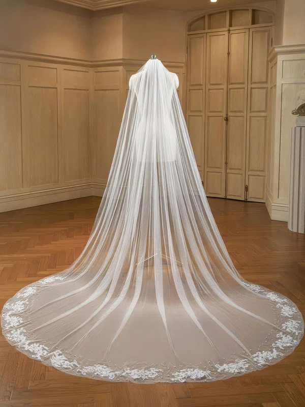 Cathedral Bridal Veils One-tier Lace Applique Edge #UKM03010289