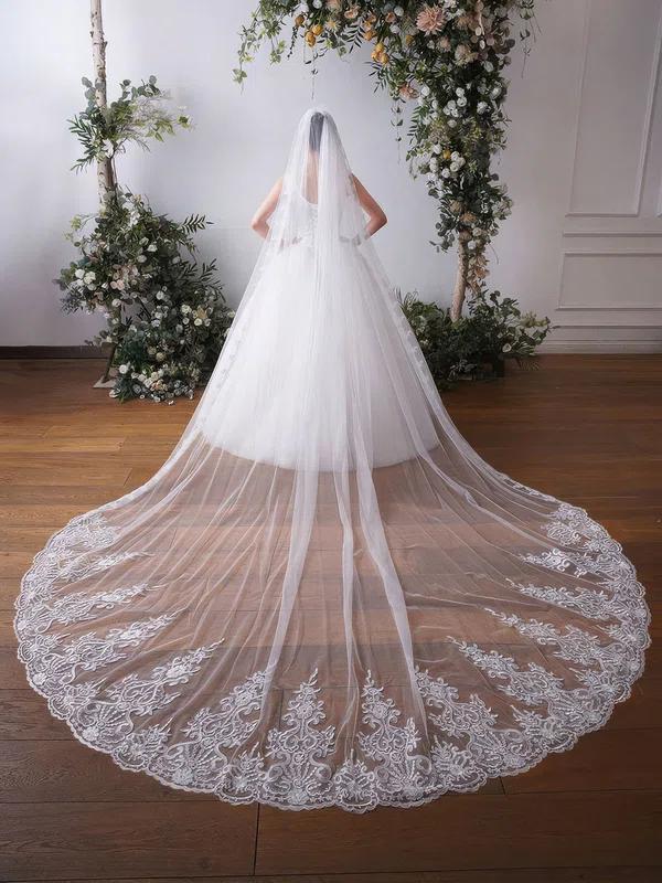 Cathedral Bridal Veils One-tier Lace Applique Edge #UKM03010291