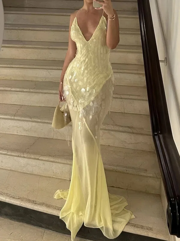 Sheath/Column V-neck Chiffon Prom Dresses With Sequins #UKM020126975