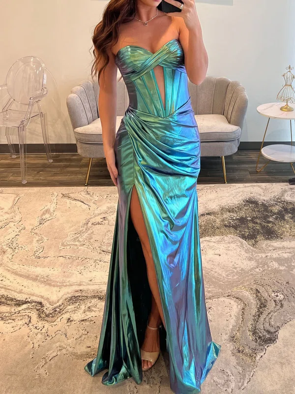 Sheath/Column Strapless Metallic Prom Dresses With Ruched #UKM020127569
