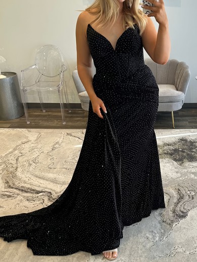 Sheath/Column V-neck Velvet Beaded Prom Dresses With Ruched #UKM020127588